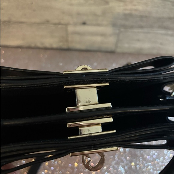 Kate Spade Mayfair Mini Tullie Bow Leather Crossbody Beige w/ Black Trim - Picture 8 of 11